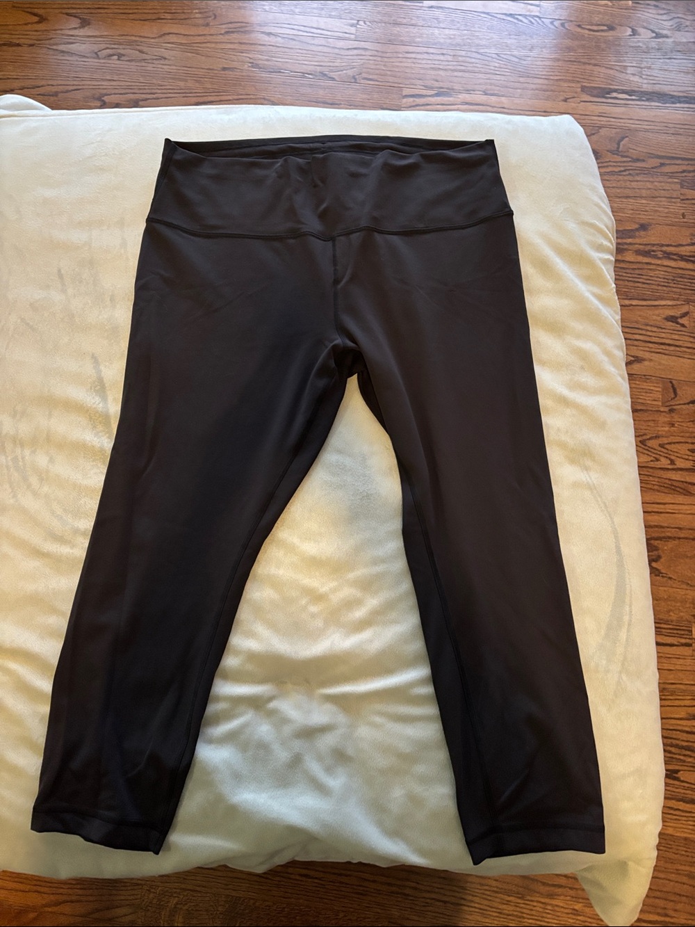 lululemon athletica Wunder Train High Rise Crop Leggings 23”